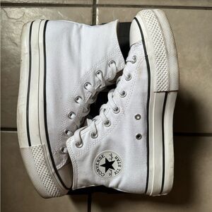 Women’s platform Converse